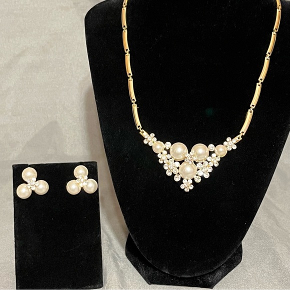 Prom/Special Occasion Necklace and Earrings, Gold with Pearl and Rhinestones - Picture 2 of 16